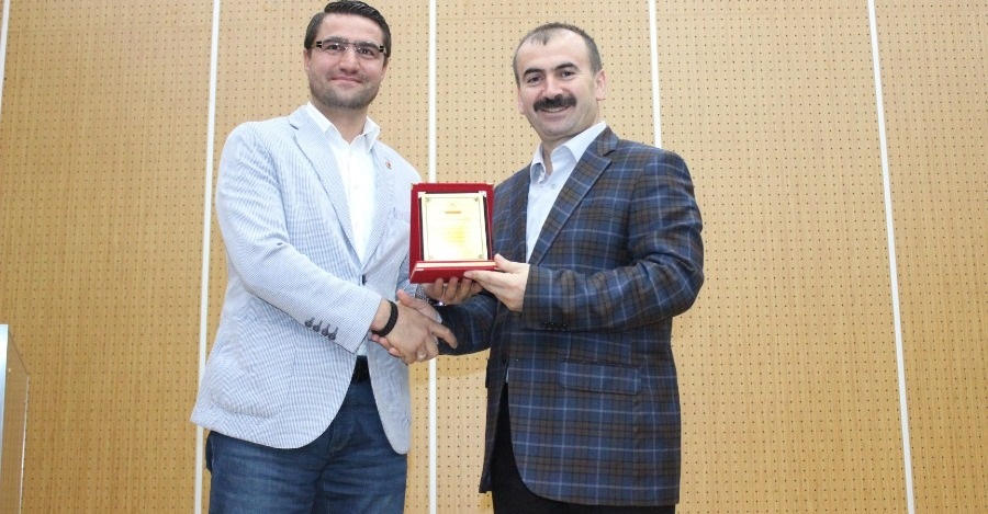 Donanımlı ve Hedef Odaklı Gençlik Konferansı gerçekleştirildi